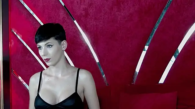 Snapshot of Roxxy_Rouge chatting on 10.03.25 Roxxy Rouge online show from 10.03.25