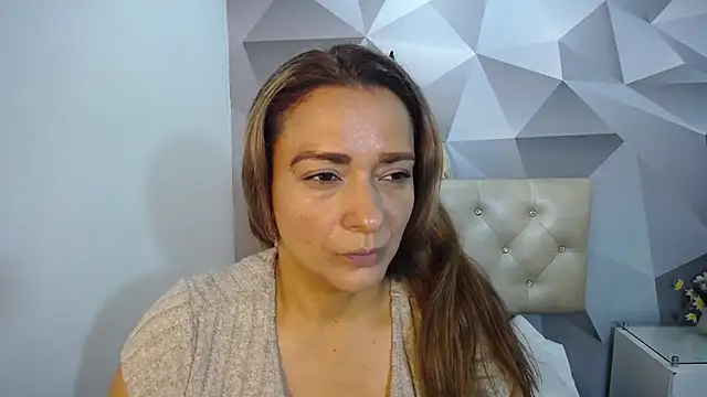 Milf-Prettyboobs online show from 10.29.25