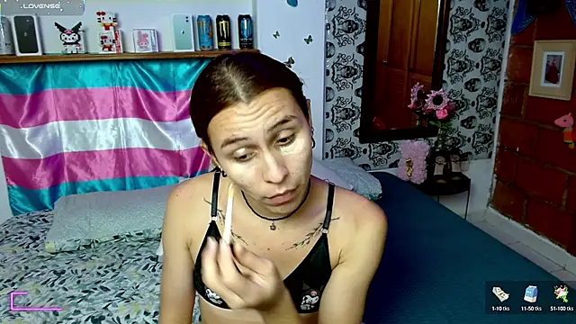 Snapshot of Malud09 chatting on 03.12.25 Malud09 online show from 03.12.25