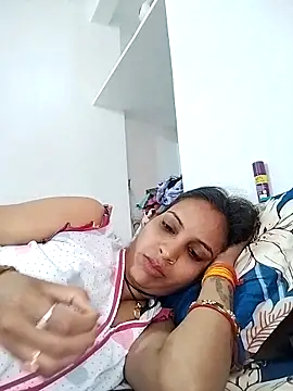 Snapshot of Hotty-Nidhi chatting on 03.11.25 Hotty-Nidhi online show from 03.11.25