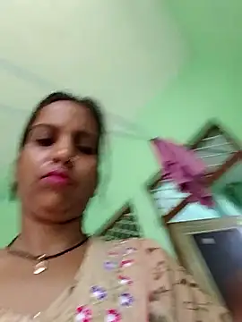 Snapshot of Hotty-Nidhi chatting on 09.09.25 Hotty-Nidhi online show from 09.09.25