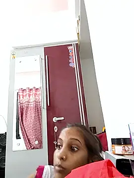 Snapshot of Hotty-Nidhi chatting on 09.10.25 Hotty-Nidhi online show from 09.10.25