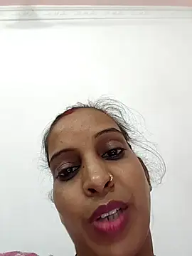 Snapshot of Hotty-Nidhi chatting on 10.13.25 Hotty-Nidhi online show from 10.13.25