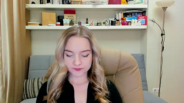 Snapshot of Kara_Smith_ chatting on 01.17.25 Kara Smith  online show from 01.17.25