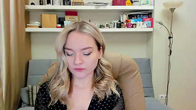 Snapshot of Kara_Smith_ chatting on 02.12.25 Kara Smith  online show from 02.12.25