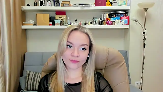 Snapshot of Kara_Smith_ chatting on 02.22.25 Kara Smith  online show from 02.22.25