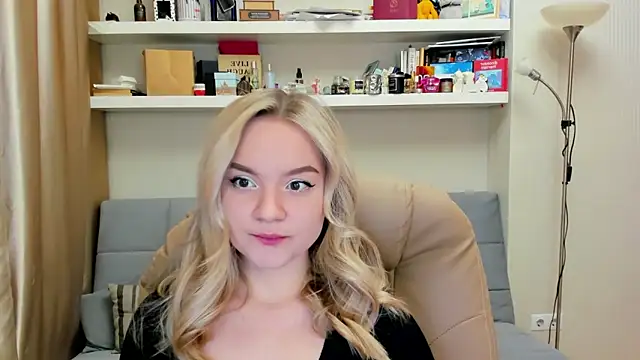 Snapshot of Kara_Smith_ chatting on 02.22.25 Kara Smith  online show from 02.22.25