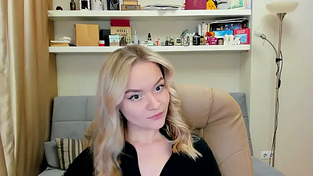 Snapshot of Kara_Smith_ chatting on 02.23.25 Kara Smith  online show from 02.23.25