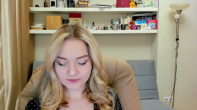 Snapshot of Kara_Smith_ chatting on 03.14.25 Kara Smith  online show from 03.14.25