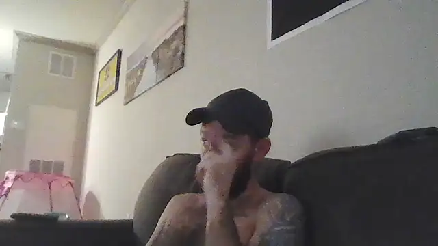 Snapshot of whowantsacreampie chatting on 10.15.25 whowantsacreampie online show from 10.15.25