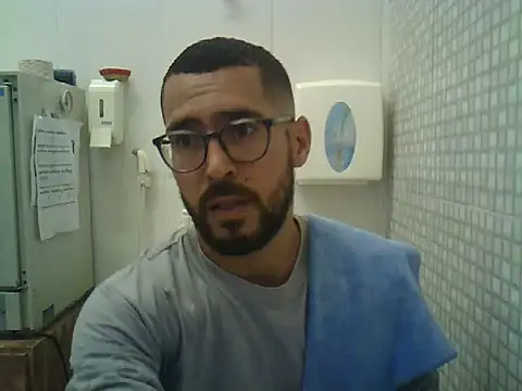 Snapshot of pdasgyn chatting on 10.15.25 pdasgyn online show from 10.15.25