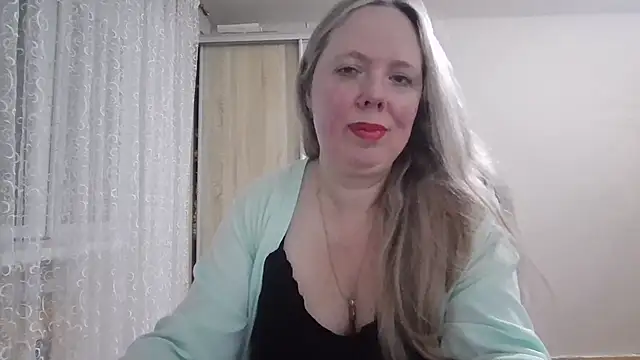 Snapshot of Irina3718 chatting on 03.16.25 Irina3718 online show from 03.16.25