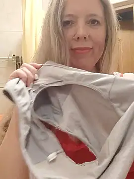 Snapshot of Irina3718 chatting on 10.07.25 Irina3718 online show from 10.07.25