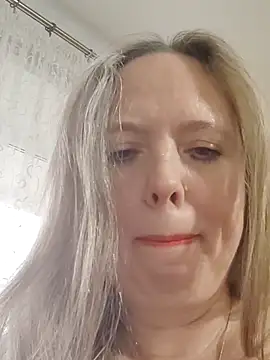 Snapshot of Irina3718 chatting on 10.08.25 Irina3718 online show from 10.08.25