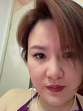 Snapshot of Baby-youyou chatting on 11.30.25 Baby-youyou online show from 11.30.25