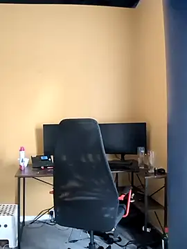 Snapshot of Nick-Ox chatting on 03.21.25 Nick-Ox online show from 03.21.25