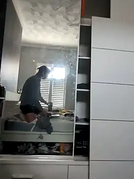 Snapshot of Nick-Ox chatting on 09.17.25 Nick-Ox online show from 09.17.25