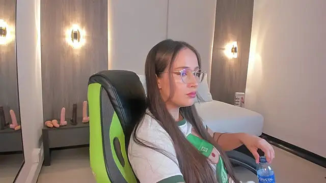 sophia martinezz  online show from 11.22.25