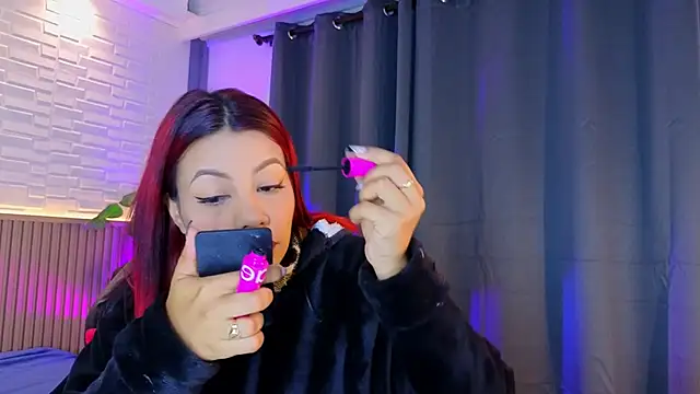 TiffanyWalk online show from 09.10.25