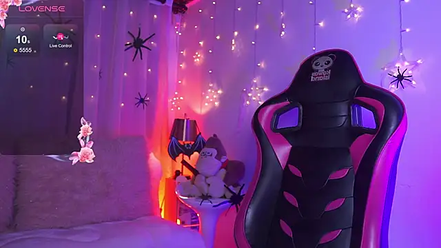 Madison Mayer online show from 10.17.25