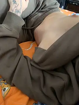 Snapshot of LexieB chatting on 10.27.25 LexieB online show from 10.27.25