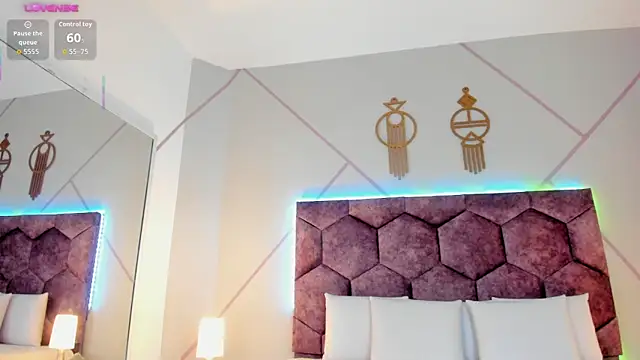 Chloe Durand  online show from 09.23.25