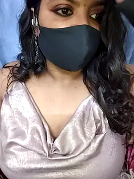 Snapshot of Tamil_hot_whiskey_girl chatting on 03.14.25 Tamil hot whiskey girl online show from 03.14.25