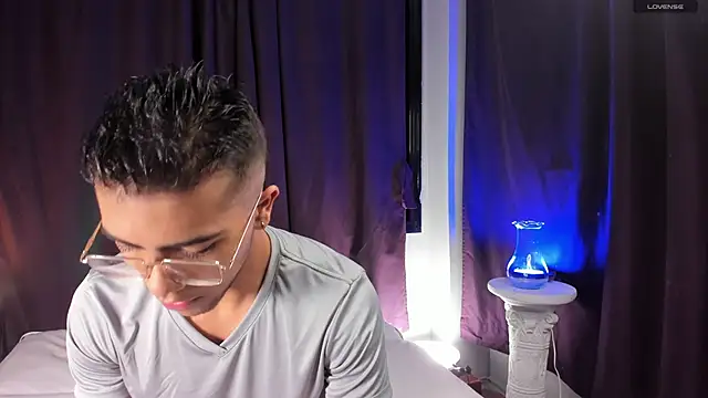 Colstorw  online show from 11.27.25