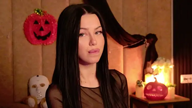 Leya Foxhall online show from 10.28.25