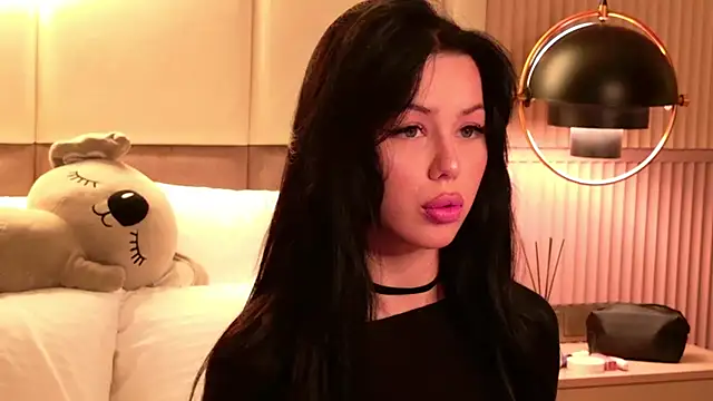 Leya Foxhall online show from 11.25.25