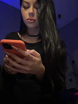 Leya Foxhall online show from 11.26.25