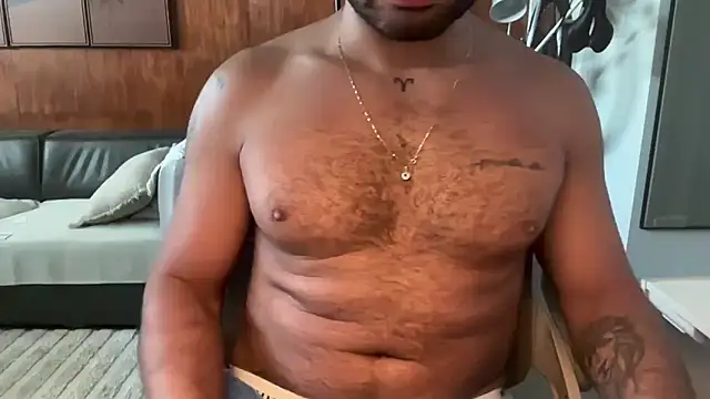 Snapshot of TopRaw3 chatting on 09.18.25 TopRaw3 online show from 09.18.25