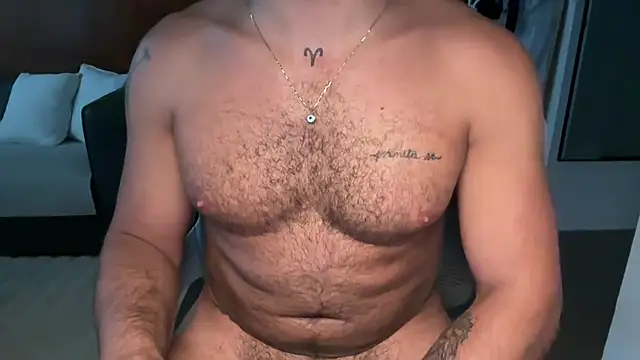 Snapshot of TopRaw3 chatting on 09.25.25 TopRaw3 online show from 09.25.25