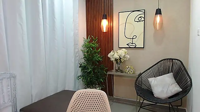 Snapshot of Coral_Lise chatting on 03.20.25 Coral Lise online show from 03.20.25