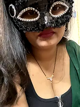 Snapshot of jhanvi_boo chatting on 10.12.25 jhanvi boo online show from 10.12.25