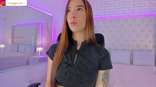 Morggan Fox  online show from 10.17.25