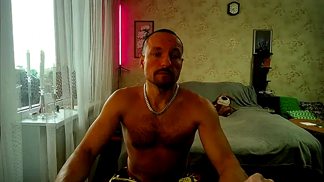 Snapshot of Masya_MaxUA chatting on 10.01.25 Masya MaxUA online show from 10.01.25