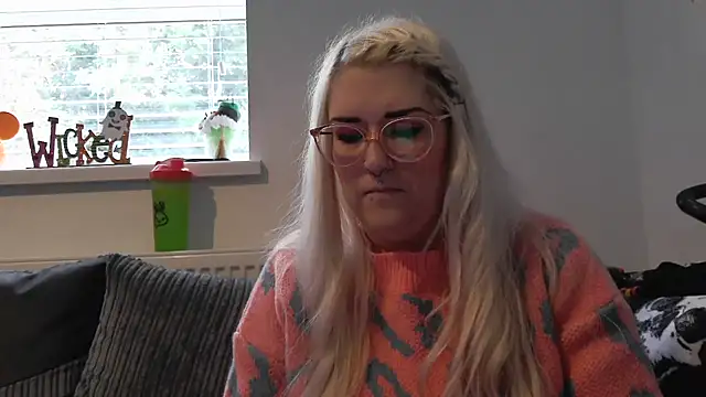 Sizzling Indie36 online show from 10.14.25