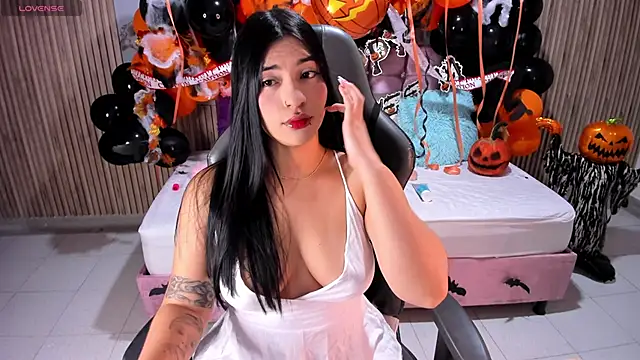 Nicolee19 online show from 11.08.25