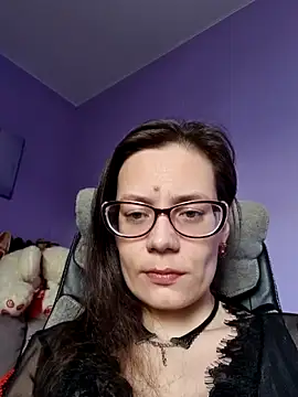 Snapshot of MilanaPure chatting on 10.13.25 MilanaPure online show from 10.13.25