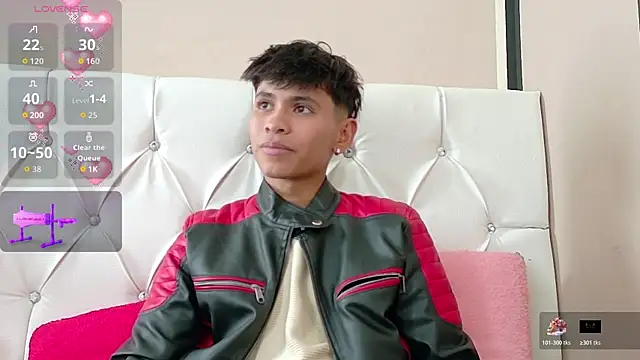 Snapshot of Ethan_Westt chatting on 10.28.25 Ethan Westt online show from 10.28.25