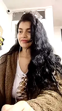 Snapshot of AlanaHotxx chatting on 03.20.25 AlanaHotxx online show from 03.20.25