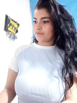 Snapshot of AlanaHotxx chatting on 09.22.25 AlanaHotxx online show from 09.22.25