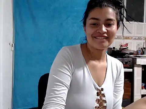 Snapshot of AlanaHotxx chatting on 09.25.25 AlanaHotxx online show from 09.25.25