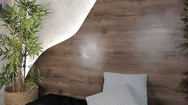 mia lacy  online show from 11.20.25