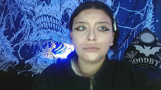Snapshot of mikaskullcs chatting on 10.01.25 mikaskullcs online show from 10.01.25