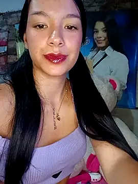 Snapshot of adrianagilton chatting on 03.19.25 adrianagilton online show from 03.19.25