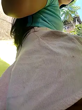 Snapshot of adrianagilton chatting on 10.02.25 adrianagilton online show from 10.02.25