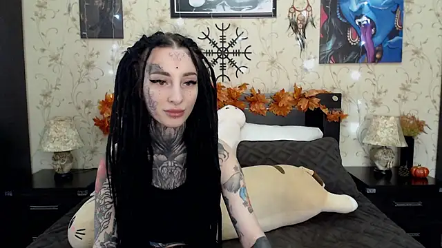 Snapshot of Velvetbat chatting on 10.02.25 Velvetbat online show from 10.02.25