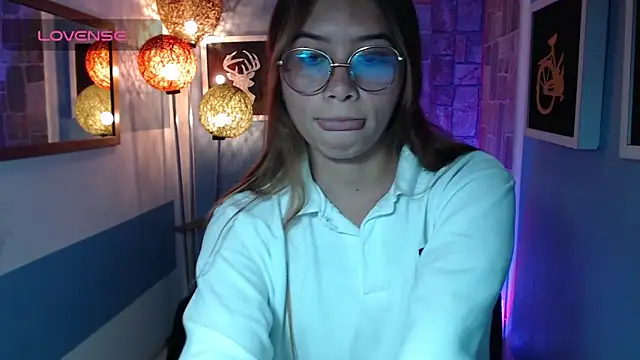 Snapshot of Fiorellaa_delsd chatting on 10.03.25 Fiorellaa delsd online show from 10.03.25